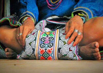 Bolso típico de cultura shipibo, artesanía amazónica