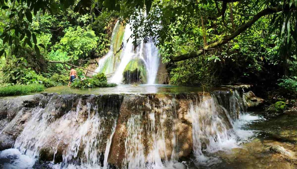 Cataratas de Corintoni 