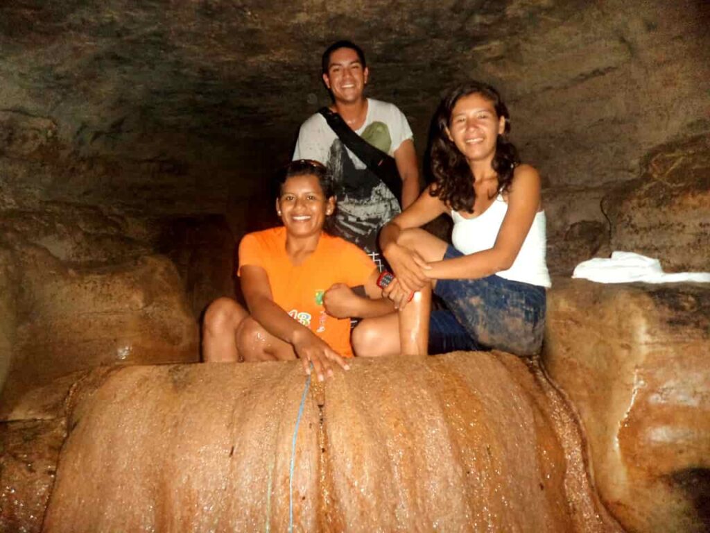 Cueva de Tambo Ushco 