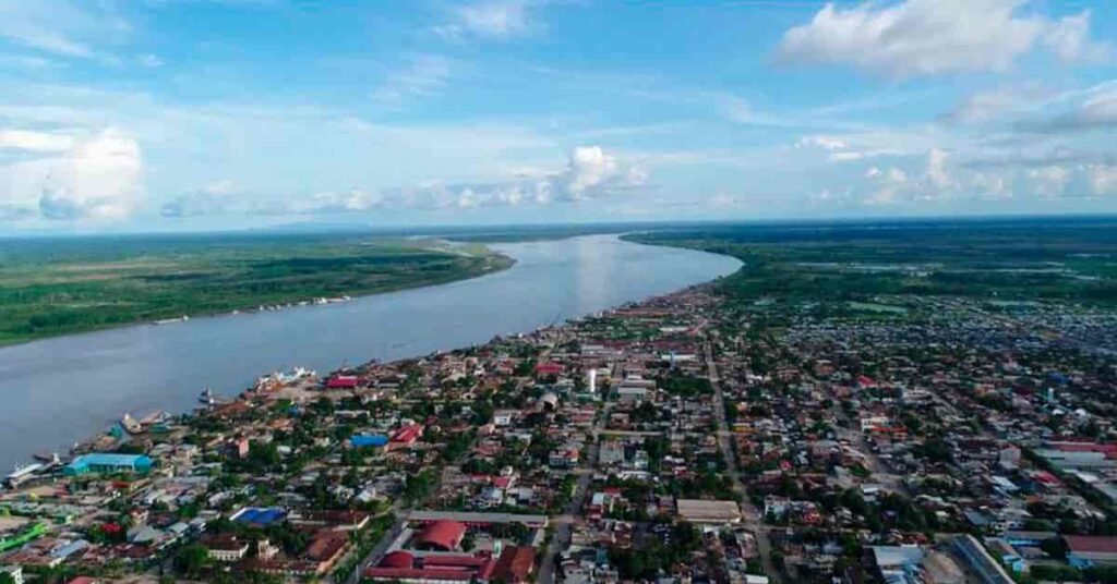 Vista aérea de Pucallpa, provincias y distritos