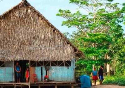 Casa típico de comunidad nativa Santa Clara de la región Ucayali