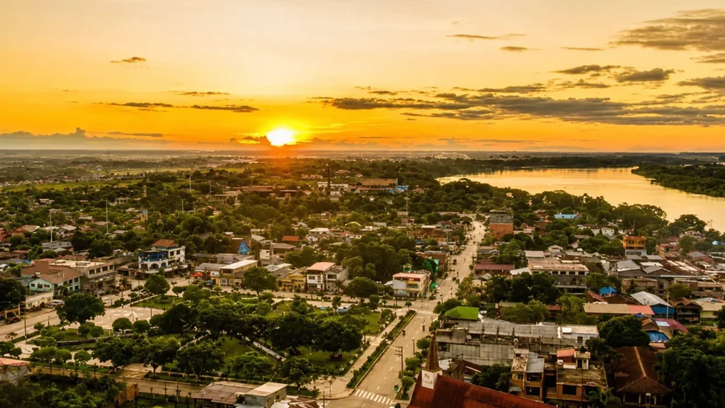 Nueva universidad Eduardo Meza Saravia, vista aerea en un hermoso atardecer de Pucallpa