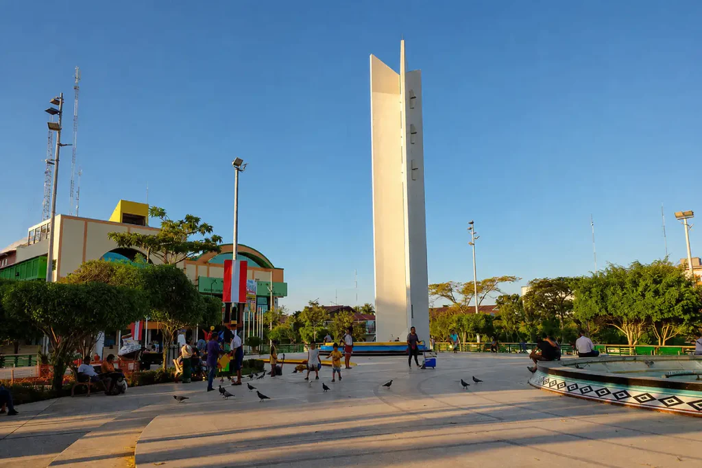 Ovelisco de plaza de armas de pucallpa