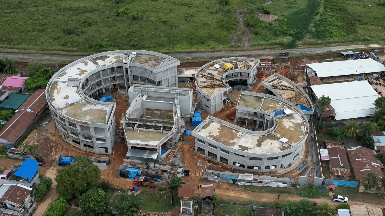 Nueva universidad Eduardo Meza Saravia, vista aerea en otro angulo